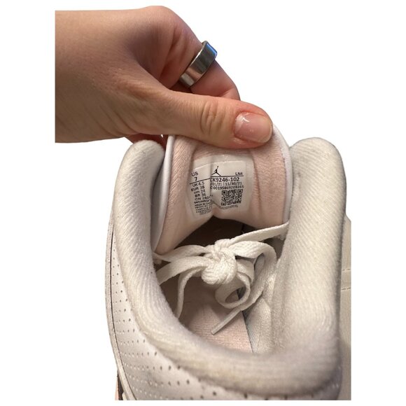 Womens Air Jordan 3 Retro "Neapolitan" - size 7 - *EUC* - Picture 10 of 12